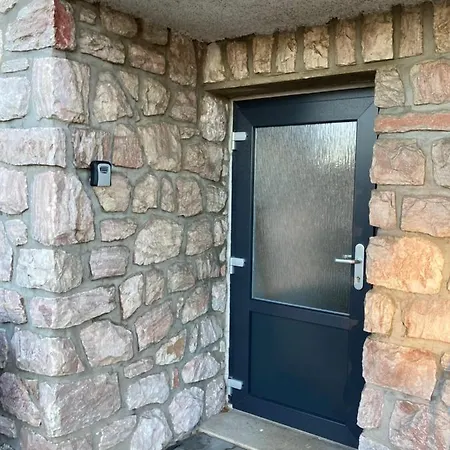138